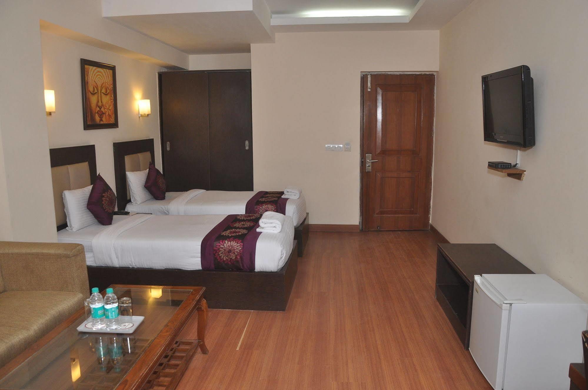 Hotel Fairmint Global Nueva Delhi Exterior foto